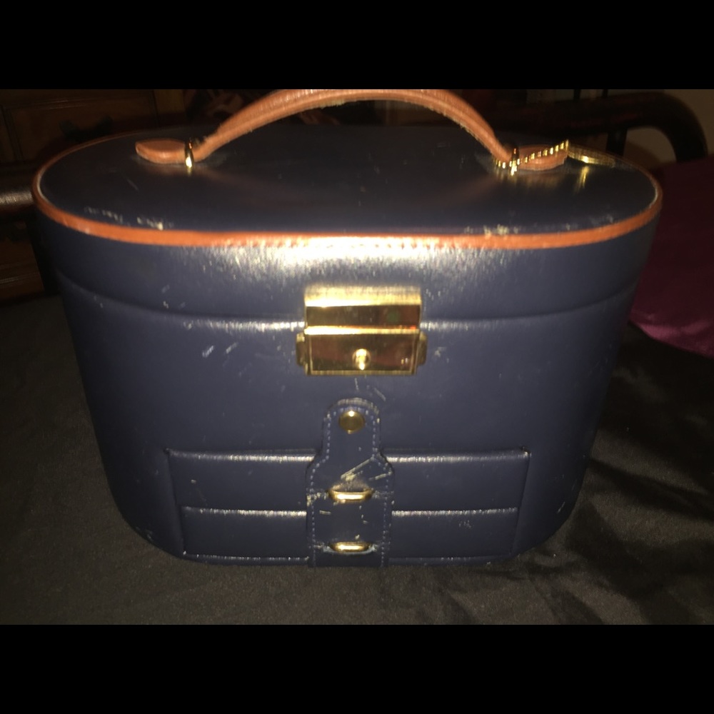 Vintage 90’s G. Leather Wolf jewelry box